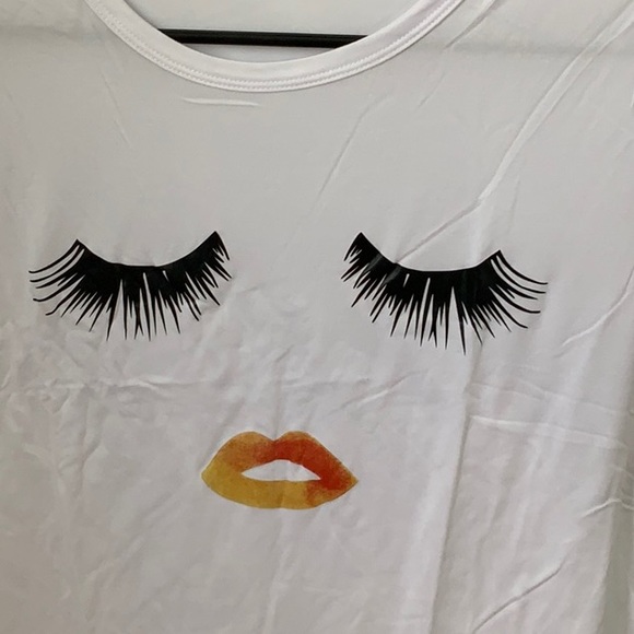 ๐SALE๐ โค๏ธKISS me Iโm pretty graphic t shirt - Picture 2 of 5